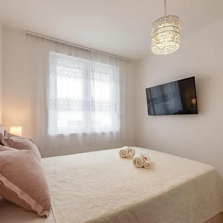 Apartman Designer With Garage And Balcony - Zadar