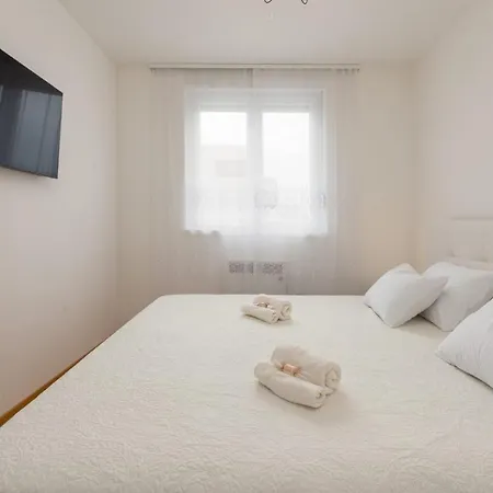Designer With Garage And Balcony - Apartman Zadar