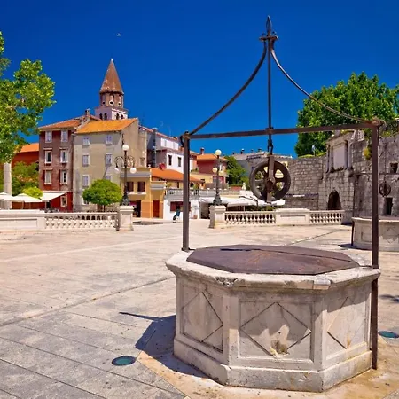 Apartman Designer With Garage And Balcony - Zadar